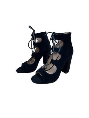 NWOB KOI Footwear Black Lace Up Chunky Heels US 6/ UK 4
